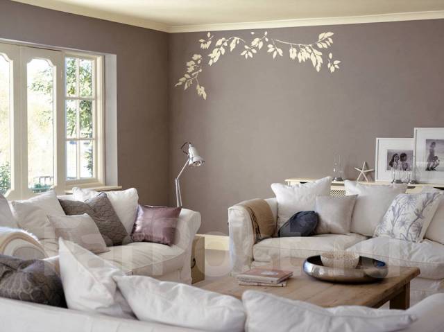 Можно ли клеить флизелиновые обои на краску и как правильно это делать?