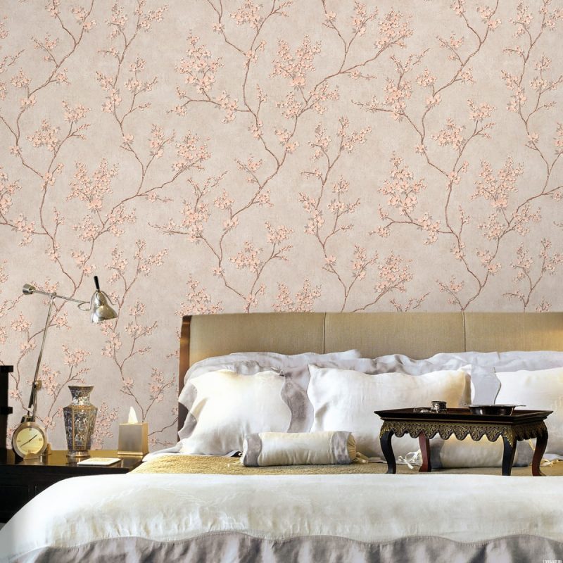 Можно ли клеить флизелиновые обои на краску и как правильно это делать?