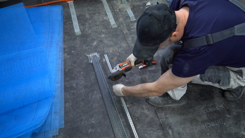 Как быстро научиться в домашних условиях штукатурить стены