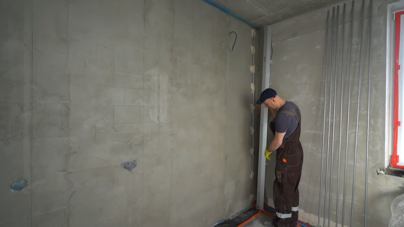 Как быстро научиться в домашних условиях штукатурить стены