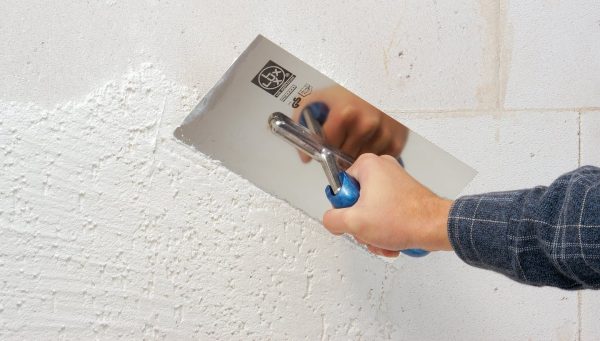 Технология нанесения штукатурки короед: фото примеров, инструкция