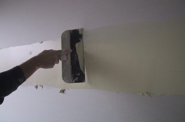 Технология нанесения штукатурки короед: фото примеров, инструкция