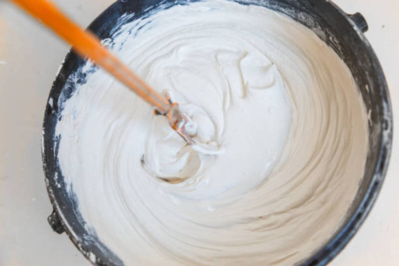 Как быстро научиться в домашних условиях штукатурить стены