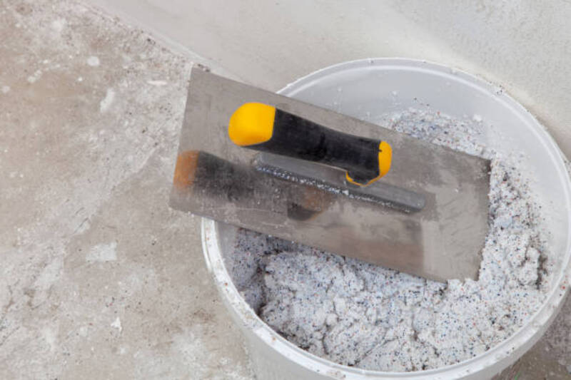 Как быстро научиться в домашних условиях штукатурить стены