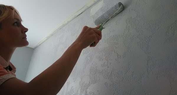 Технология нанесения штукатурки короед: фото примеров, инструкция